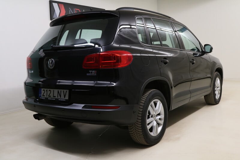 Photo 2 - Volkswagen Tiguan 2011 y Off-road / Crossover