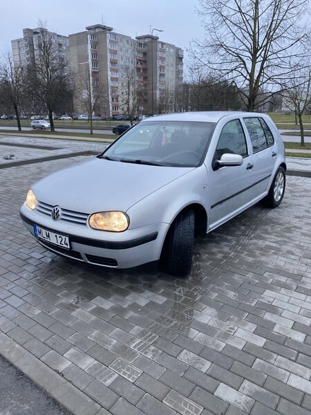 Фотография 1 - Volkswagen Golf 2000 г Хэтчбек