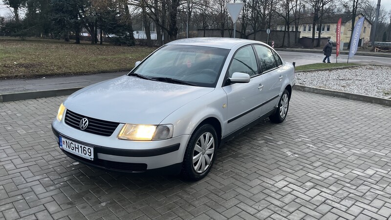 Photo 2 - Volkswagen Passat 1999 y Sedan