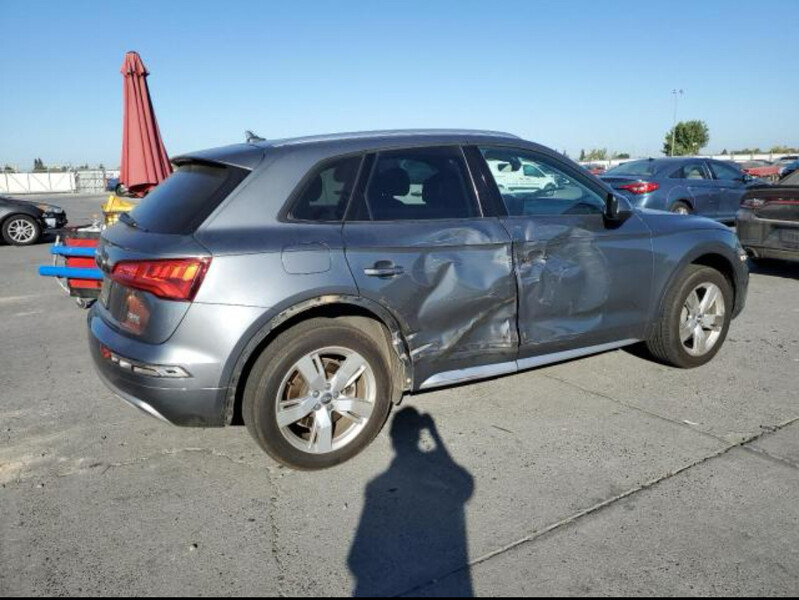 Photo 4 - Audi Q5 2018 y Off-road / Crossover