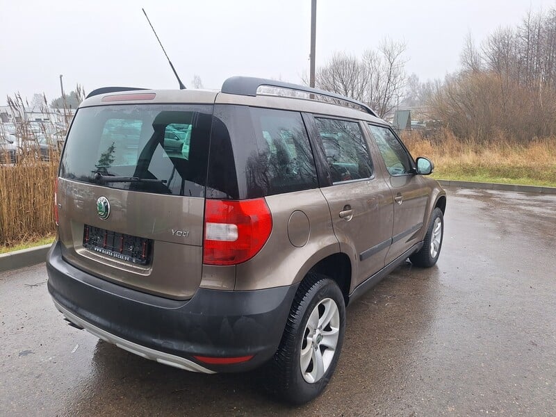 Фотография 4 - Skoda Yeti 2010 г Внедорожник / Кроссовер