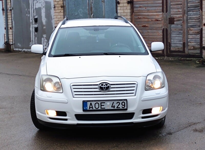 Photo 2 - Toyota Avensis 2005 y Wagon