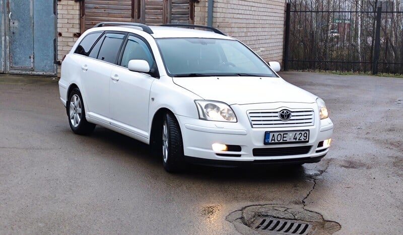 Photo 3 - Toyota Avensis 2005 y Wagon