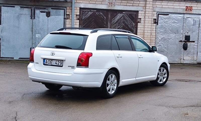 Photo 1 - Toyota Avensis 2005 y Wagon