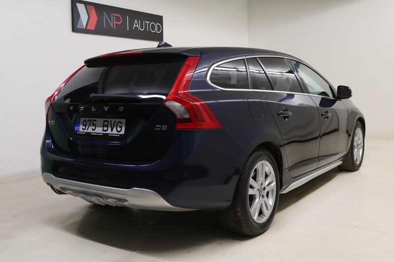 Фотография 3 - Volvo V60 2011 г Универсал