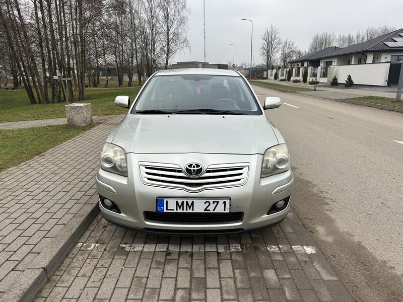 Фотография 8 - Toyota Avensis 2007 г Хэтчбек