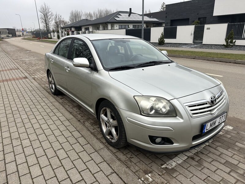 Фотография 1 - Toyota Avensis 2007 г Хэтчбек