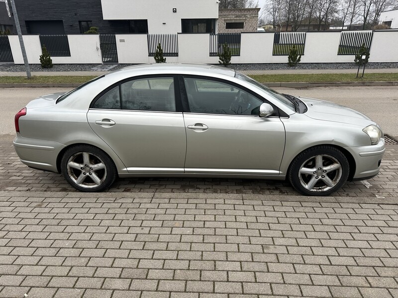 Фотография 2 - Toyota Avensis 2007 г Хэтчбек