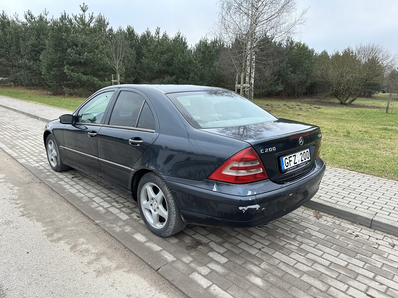 Photo 5 - Mercedes-Benz C 200 2002 y Sedan