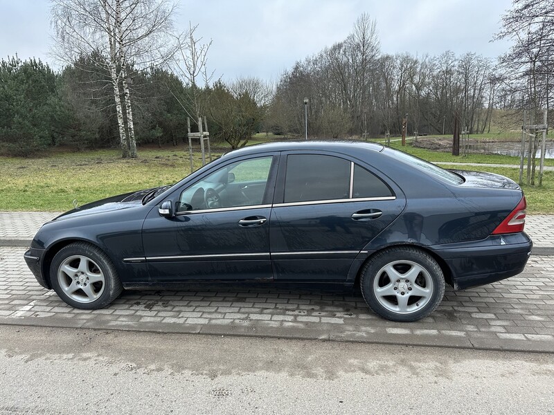 Photo 6 - Mercedes-Benz C 200 2002 y Sedan