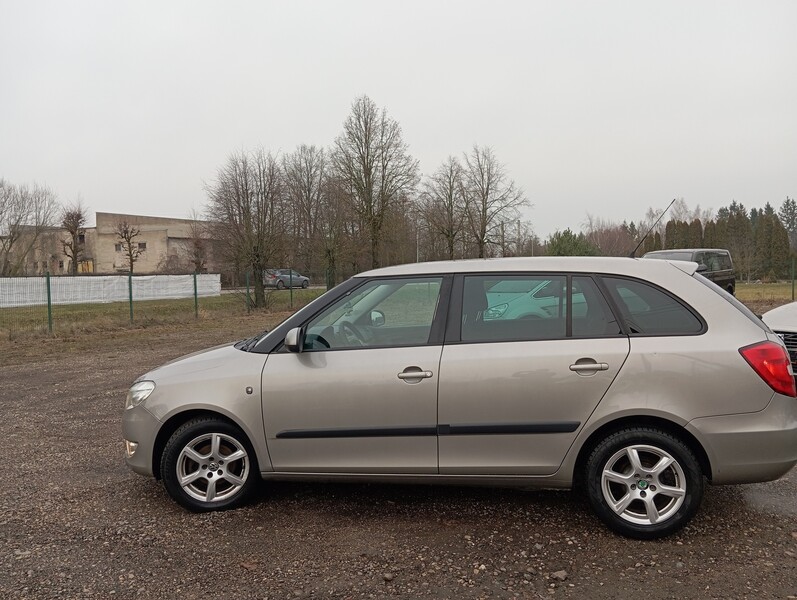 Photo 7 - Skoda Fabia 2010 y Wagon