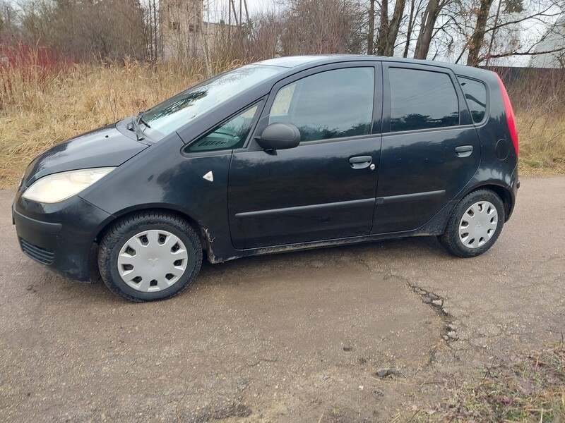 Photo 4 - Mitsubishi Colt 2007 y Hatchback