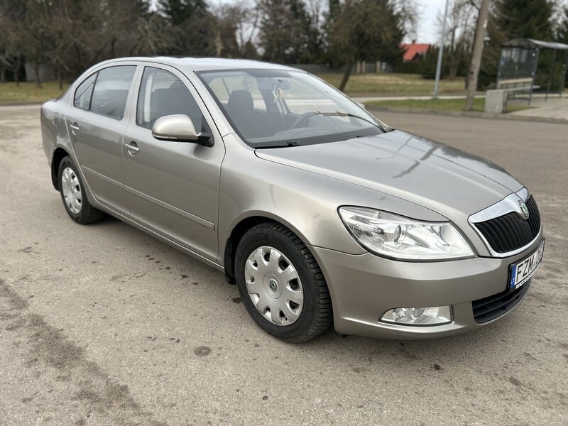 Фотография 1 - Skoda Octavia 2012 г Хэтчбек