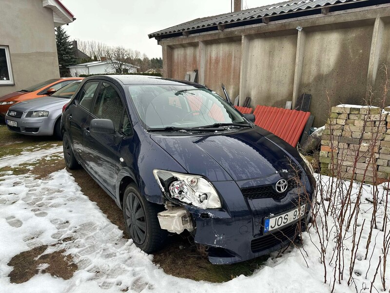 Фотография 1 - Toyota Auris 2007 г Хэтчбек