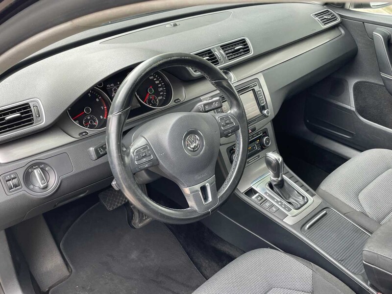 Photo 6 - Volkswagen Passat 2011 y Sedan