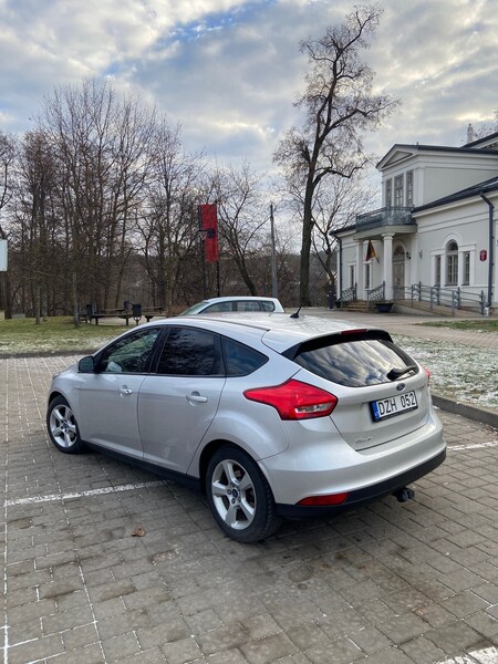 Photo 4 - Ford Focus 2016 y Hatchback