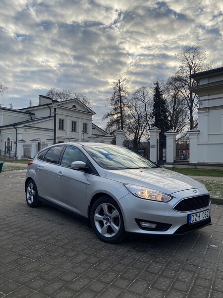 Photo 5 - Ford Focus 2016 y Hatchback