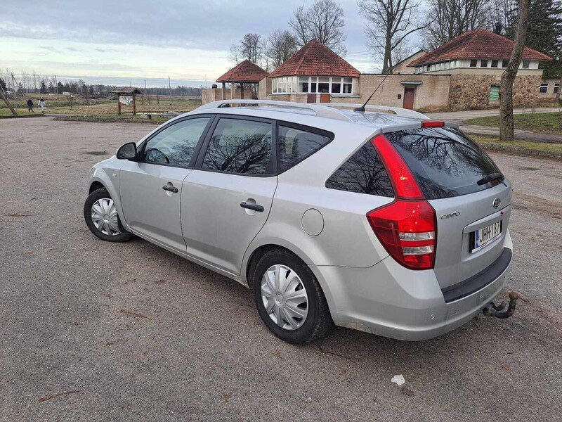 Photo 10 - Kia Cee'd 2008 y Wagon