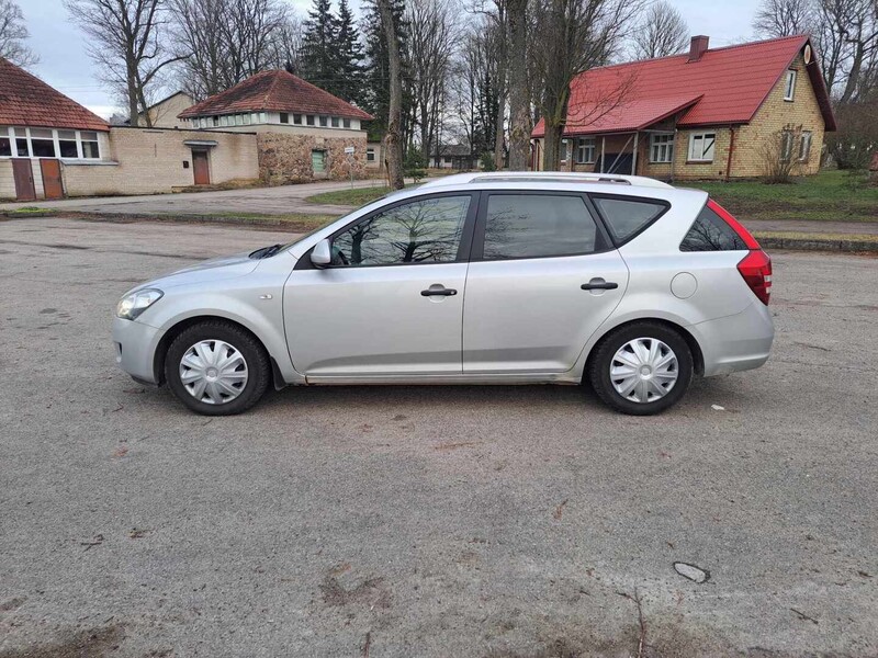 Photo 13 - Kia Cee'd 2008 y Wagon