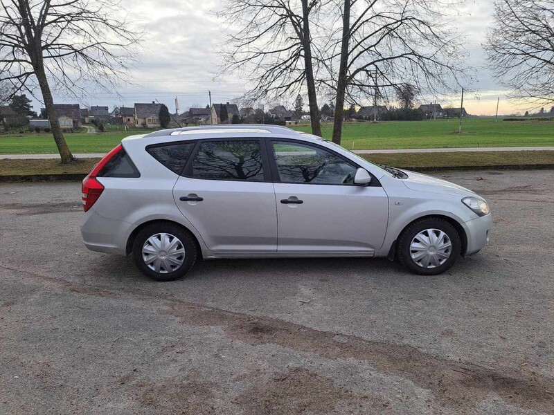 Photo 14 - Kia Cee'd 2008 y Wagon