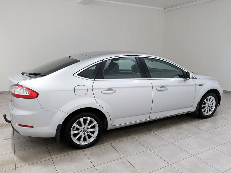 Фотография 3 - Ford Mondeo 2011 г Хэтчбек