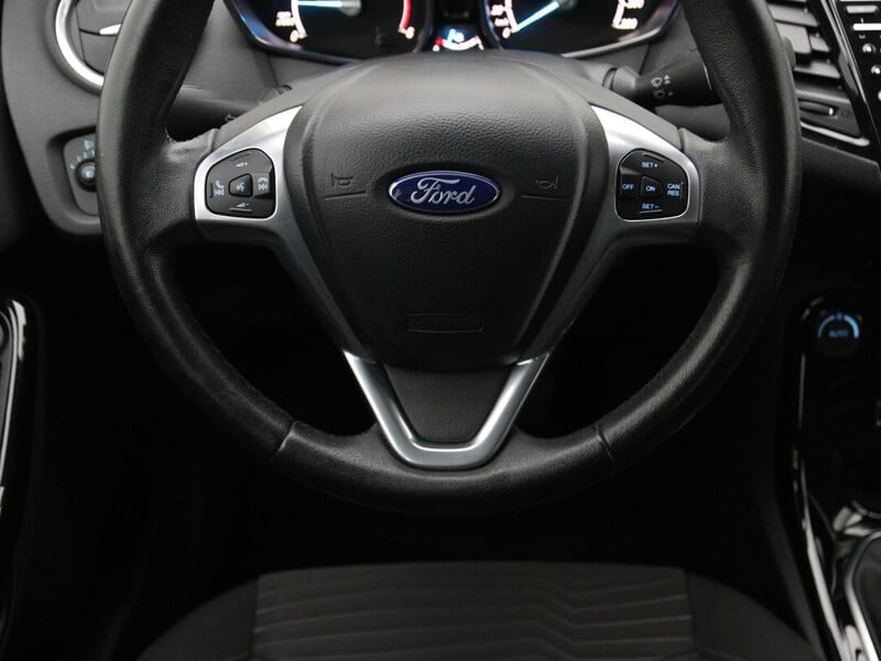 Photo 18 - Ford Fiesta 2014 y Hatchback