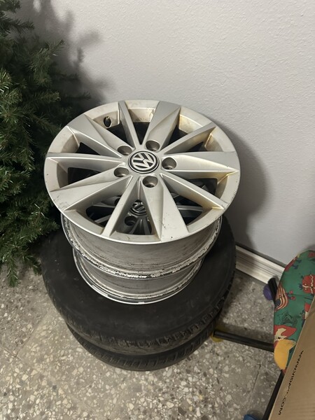 Photo 2 - Volkswagen light alloy R15 rims