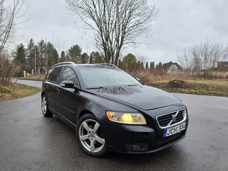 Фотография 1 - Volvo V50 2008 г Универсал