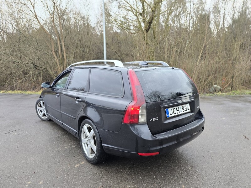 Фотография 3 - Volvo V50 2008 г Универсал