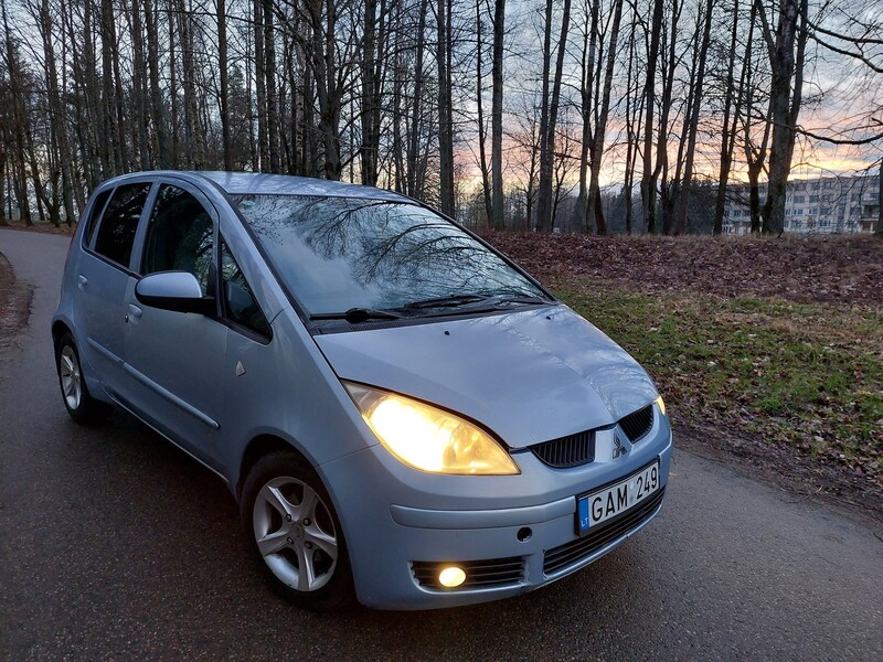 Фотография 6 - Mitsubishi Colt 2007 г Хэтчбек