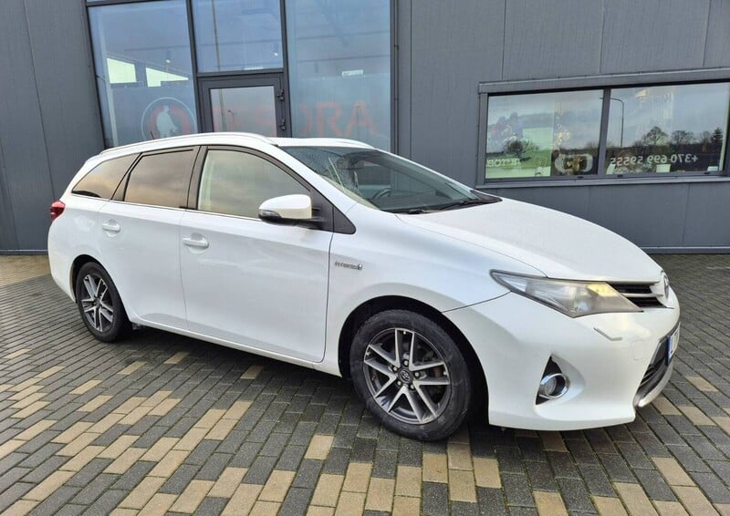 Photo 10 - Toyota Auris 2015 y Wagon