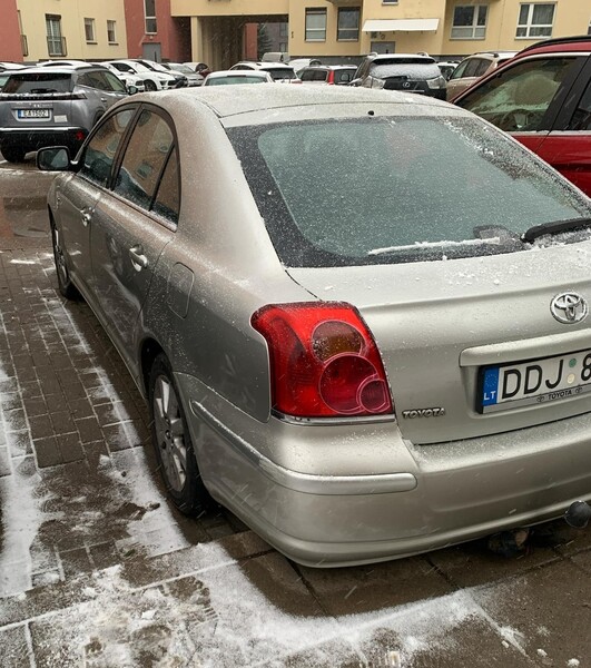 Фотография 2 - Toyota Avensis 2003 г Хэтчбек