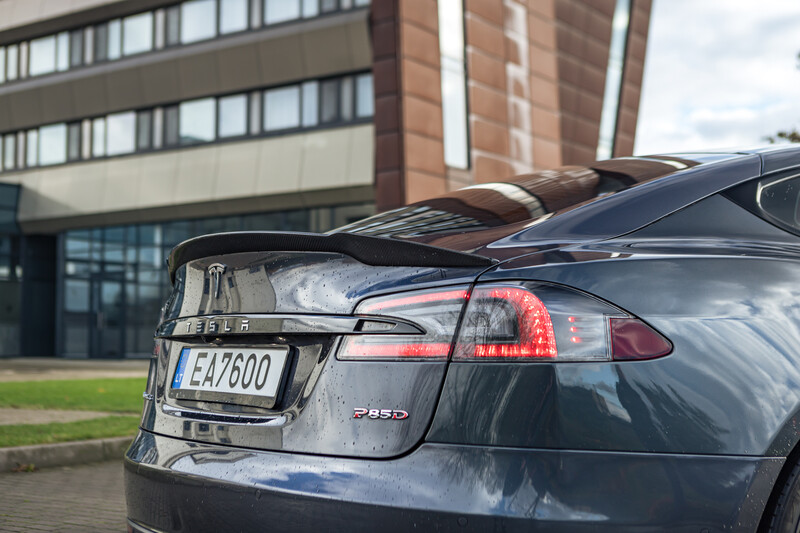 Фотография 9 - Tesla Model S 2016 г Седан