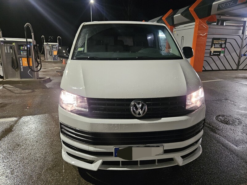 Photo 6 - Volkswagen Transporter 2011 y Minibus