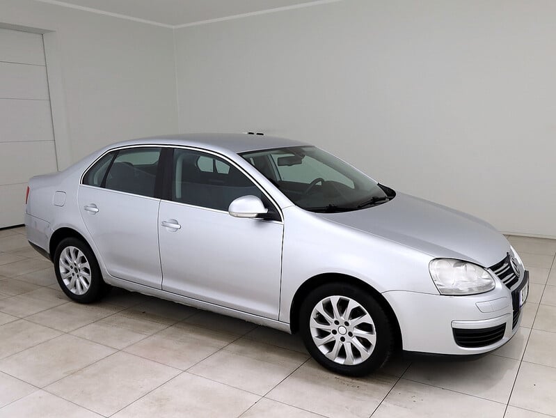 Фотография 1 - Volkswagen Jetta 2007 г Седан