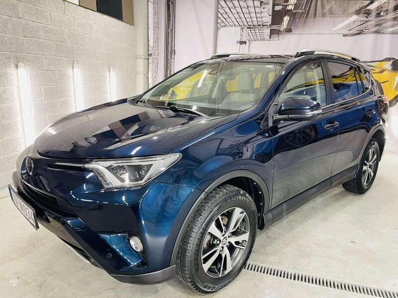 Photo 3 - Toyota RAV4 2018 y Off-road / Crossover