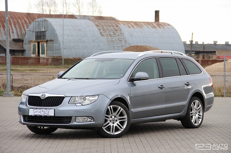 Photo 1 - Skoda Superb 2012 y Wagon