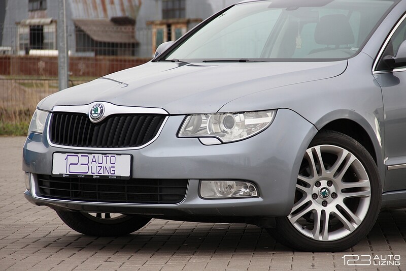 Photo 2 - Skoda Superb 2012 y Wagon