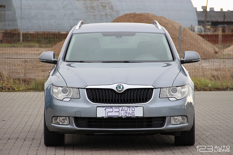 Photo 3 - Skoda Superb 2012 y Wagon