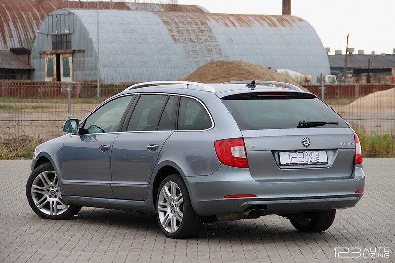 Photo 6 - Skoda Superb 2012 y Wagon