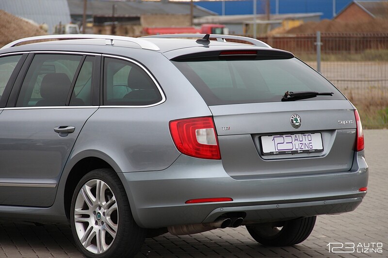 Photo 7 - Skoda Superb 2012 y Wagon