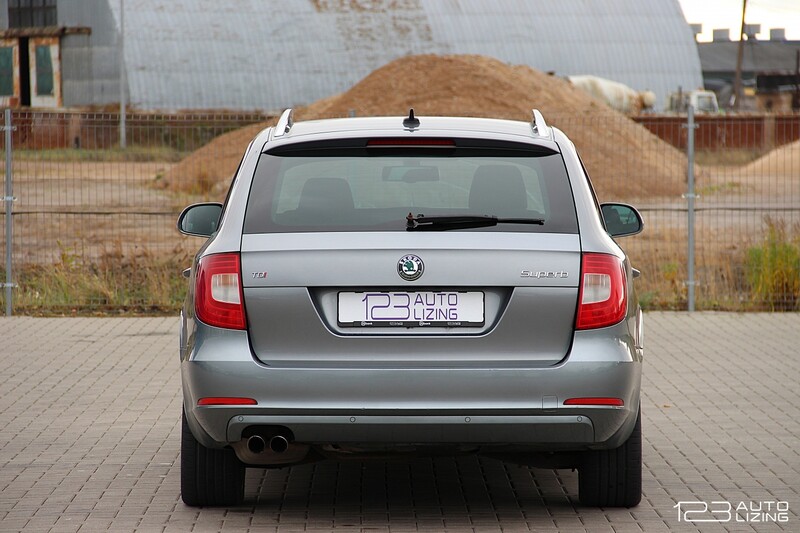 Photo 9 - Skoda Superb 2012 y Wagon