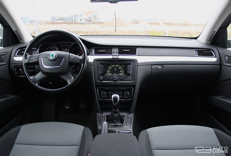 Photo 14 - Skoda Superb 2012 y Wagon