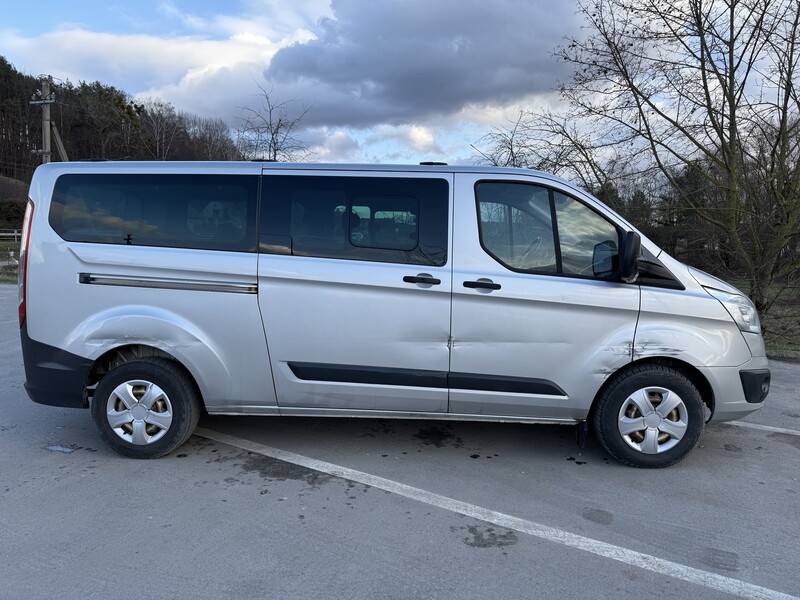 Photo 5 - Ford Tourneo Custom 2014 y Minibus