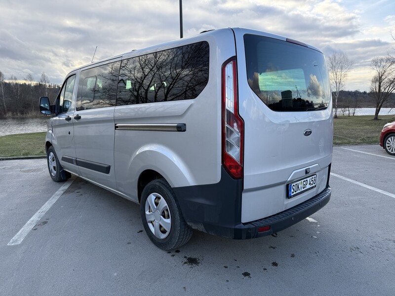 Photo 3 - Ford Tourneo Custom 2014 y Minibus