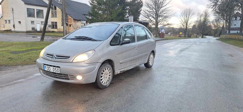 Photo 1 - Citroen Xsara Picasso 2003 y Van