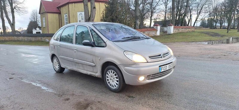 Photo 2 - Citroen Xsara Picasso 2003 y Van