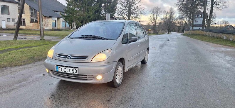 Photo 4 - Citroen Xsara Picasso 2003 y Van