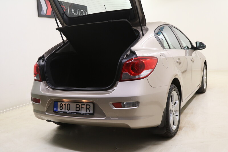 Photo 4 - Chevrolet Cruze 2011 y Hatchback