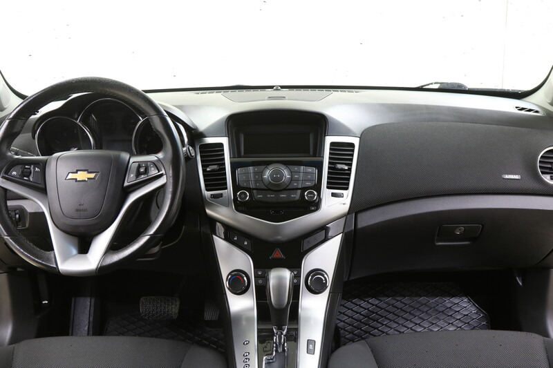 Photo 6 - Chevrolet Cruze 2011 y Hatchback